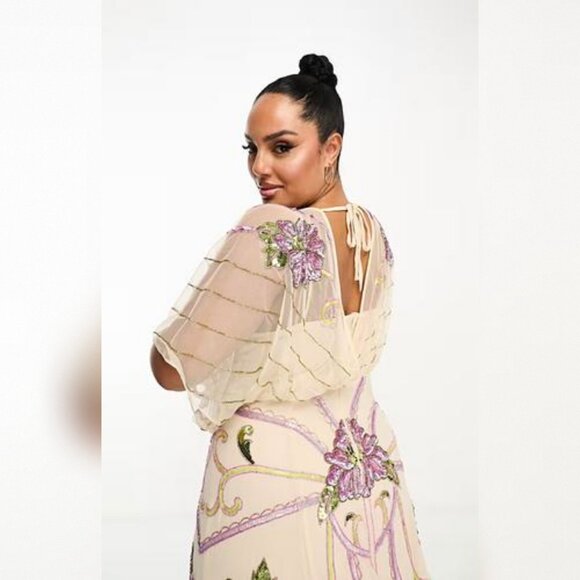 ASOS DESIGN Curve embellished batwing maxi dress with floral artwork in cream - Picture 3 of 6